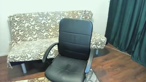 glow online show from October 29, 1:37 pm