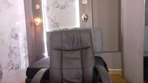 angel online show from March 31, 5:46 pm