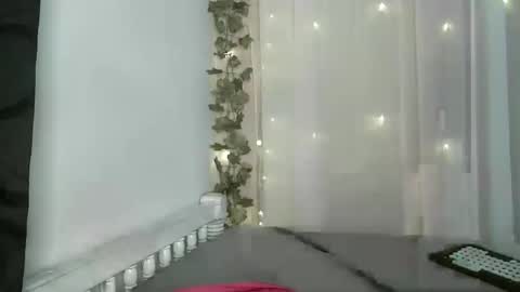 angelica gomez online show from December 4, 10:28 am