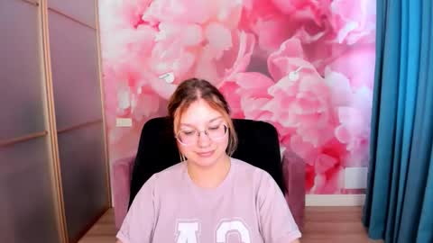 AngelinaLow online show from March 6, 1:06 pm