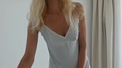 Snapshot of angelsquirting chatting on September 14, 7:50 am Alesia online show from September 14, 7:50 am