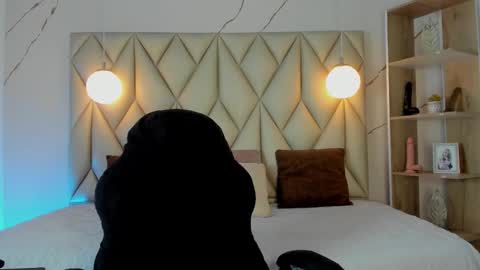 ANGIE online show from December 15, 2:00 pm