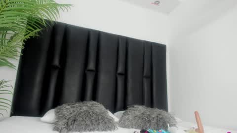 angi_lozano online show from October 13, 2:47 am