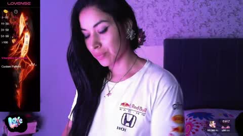 Snapshot of angiebaxter chatting on January 12, 1:32 am Angiebaxt online show from January 12, 1:32 am