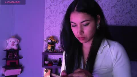 Snapshot of angiebaxter chatting on February 1, 4:14 am Angiebaxt online show from February 1, 4:14 am