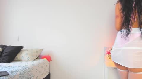 Snapshot of ani_mila chatting on October 9, 9:41 pm Ani online show from October 9, 9:41 pm