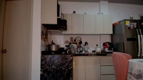 laura  online show from March 10, 12:53 pm