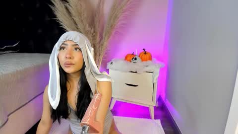 aniie_west online show from October 22, 5:34 am