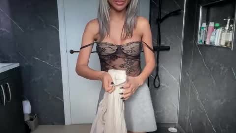 anisha online show from February 24, 12:37 pm