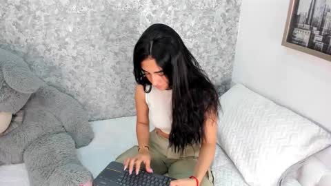 anika_h online show from March 18, 12:10 pm