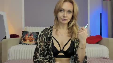 Anita online show from March 6, 9:54 pm