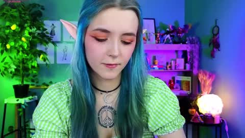 Violett online show from February 5, 4:37 pm