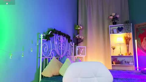 Violett online show from January 9, 4:28 pm