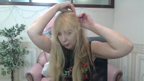 Anna Ditrih online show from December 29, 12:34 pm