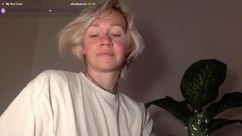 Anna Safra online show from December 5, 9:39 pm