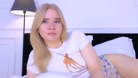 AnnaBelle online show from October 14, 2:25 am