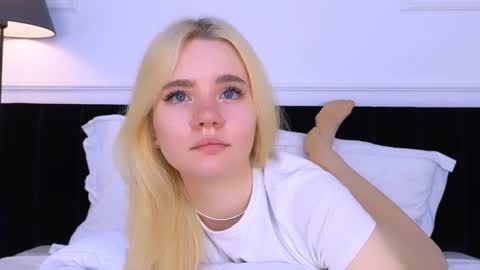 AnnaBelle online show from September 18, 2:10 am