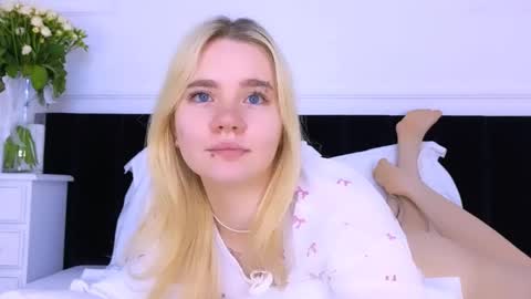 AnnaBelle online show from October 10, 2:49 am