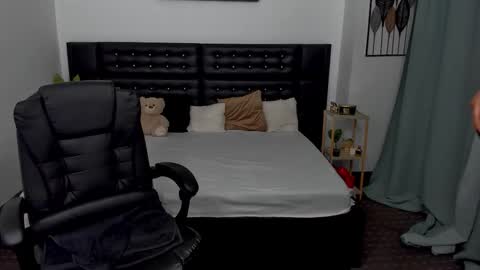 annagrayy online show from October 31, 4:11 pm