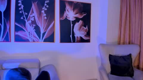 Snapshot of annahoffman_ chatting on October 14, 1:03 pm annahoffman_ online show from October 14, 1:03 pm