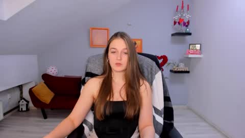 annewilsonn online show from February 13, 5:25 pm