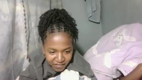 annick98 online show from March 7, 8:27 pm