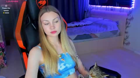 Annie online show from July 28, 10:31 pm