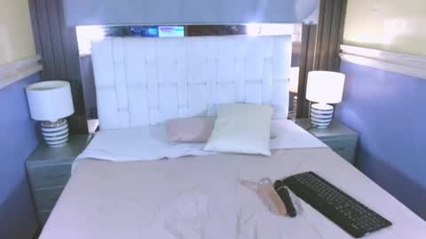 Annie  online show from April 15, 7:58 pm