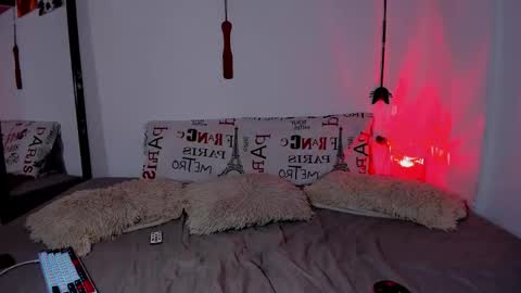 Annie cottan  online show from November 10, 6:03 pm