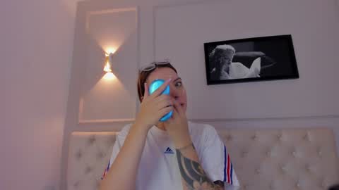 Annie online show from January 29, 11:20 am