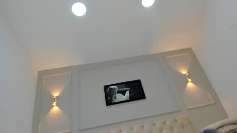 Annie online show from December 30, 11:59 am