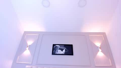 Annie online show from December 29, 2:10 pm