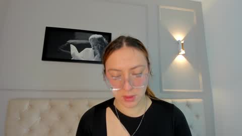 Annie online show from January 23, 11:58 am