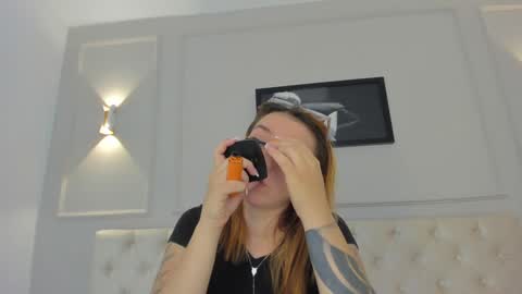 Annie online show from January 27, 11:54 am