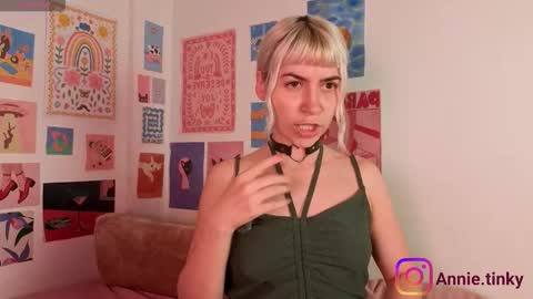 annietinky online show from March 20, 3:11 am