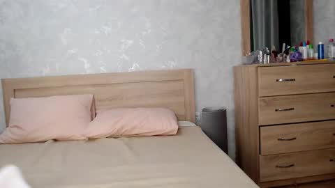 Ann  My current schedule is below  online show from November 30, 12:48 am