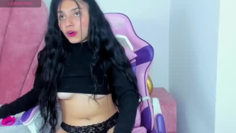 antonella_foxxxx online show from April 6, 12:28 pm