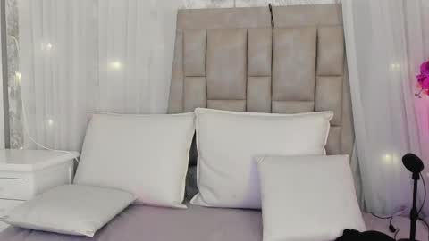 Antonella  online show from April 15, 8:20 pm