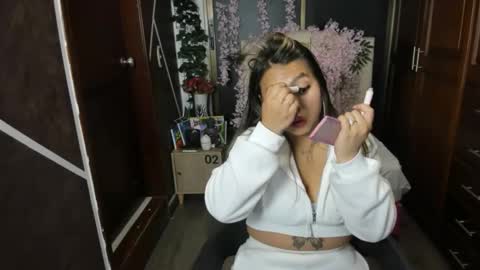 A N T O N E L L A online show from October 17, 1:03 pm