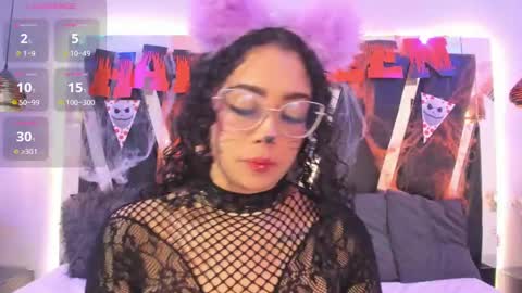 A N T O N E L L E  online show from October 23, 11:38 am