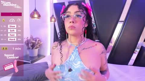 A N T O N E L L E  online show from November 7, 11:49 am