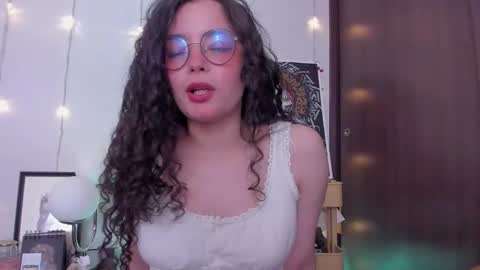 Snapshot of antoniart_ chatting on October 2, 3:11 am Antonia online show from October 2, 3:11 am