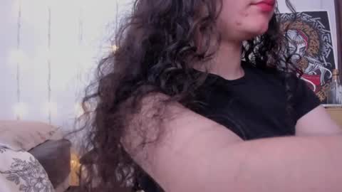 Snapshot of antoniart_ chatting on March 5, 1:10 am Antonia online show from March 5, 1:10 am