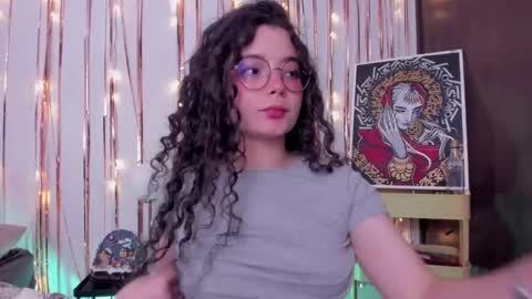 Snapshot of antoniart_ chatting on January 5, 2:38 am Antonia online show from January 5, 2:38 am