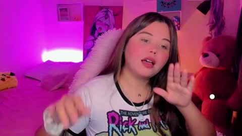   Independent model  online show from February 24, 1:33 am