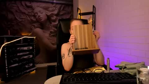 APHEX QUEEN online show from November 23, 5:43 am