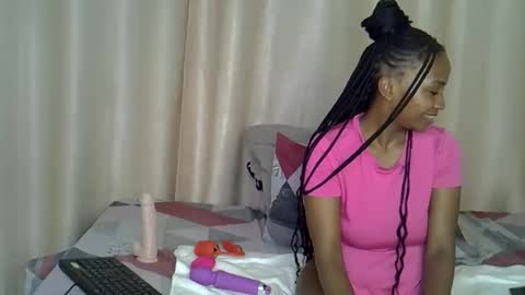 Apple queen online show from February 3, 11:40 pm