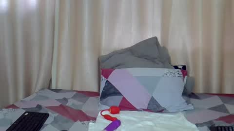 Apple queen online show from February 15, 12:37 pm