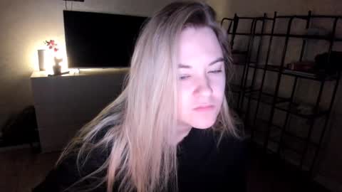 appleyummybuns online show from November 14, 12:49 pm