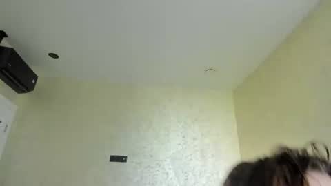 appleyummybuns online show from July 18, 5:22 am